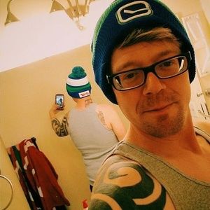 Meet your Posher, Dustin